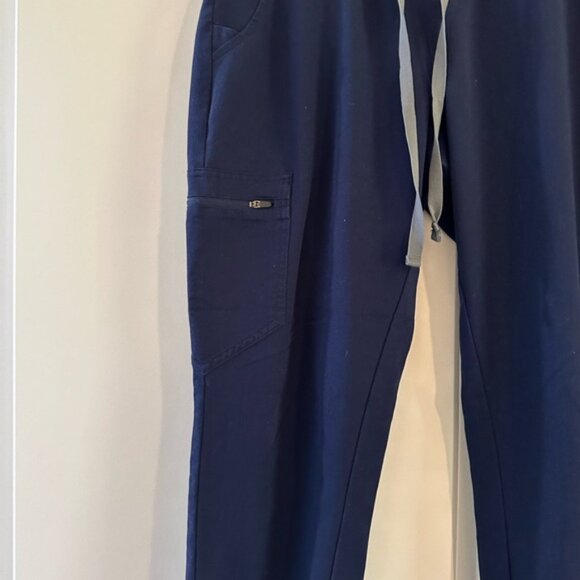 FIGS Scrub Joggers - Picture 2 of 5